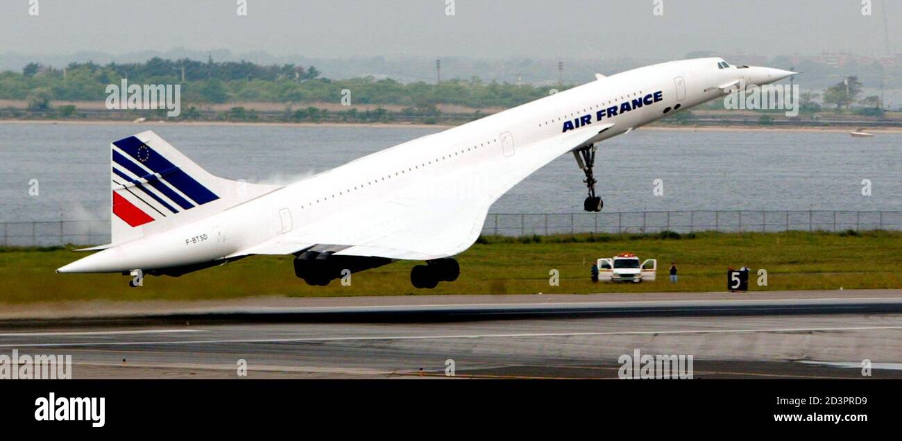 2003 FULL THROTTLE TAKE OFF CONCORDE SUPERSONIC JET PHOTO AIR FRANCE AVIATION 