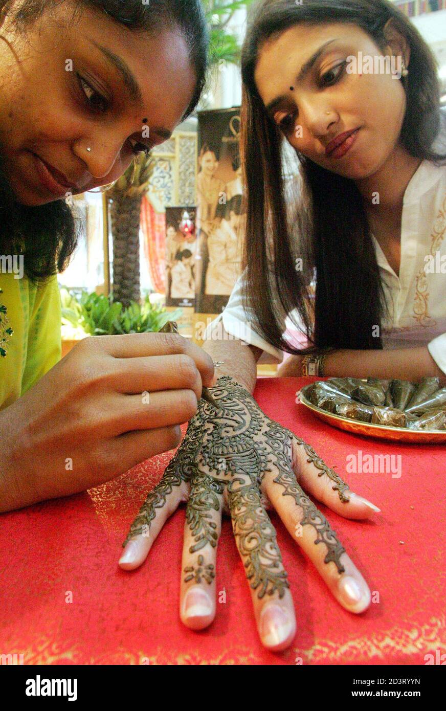 Malaysia Kuala Lumpur Henna High Resolution Stock Photography And Images Alamy
