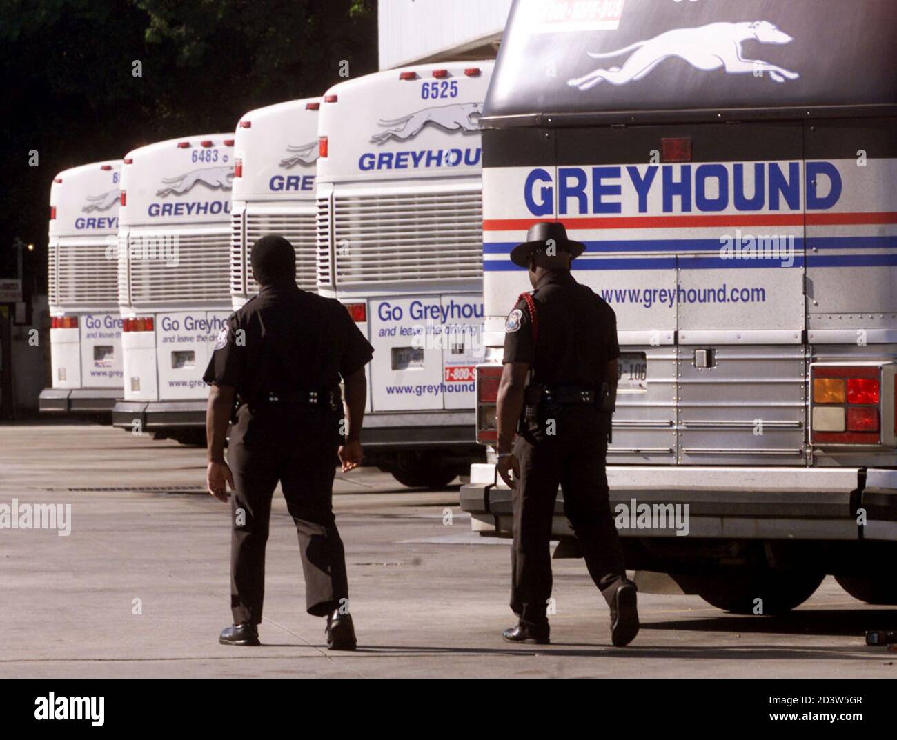 Greyhound bus terminal hires stock photography and images Alamy