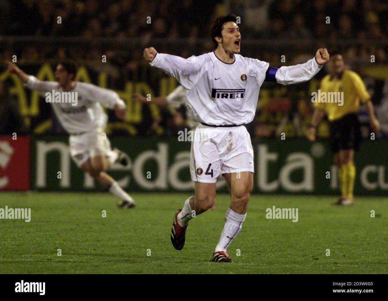 Inter Milan S Captain Javier Zanetti C Celebrates After His Team Mate Nicola Ventola Scored Their Team S Second Goal Against Aek Athens During Their Fourth Round Second Leg Uefa Cup Soccer Match In