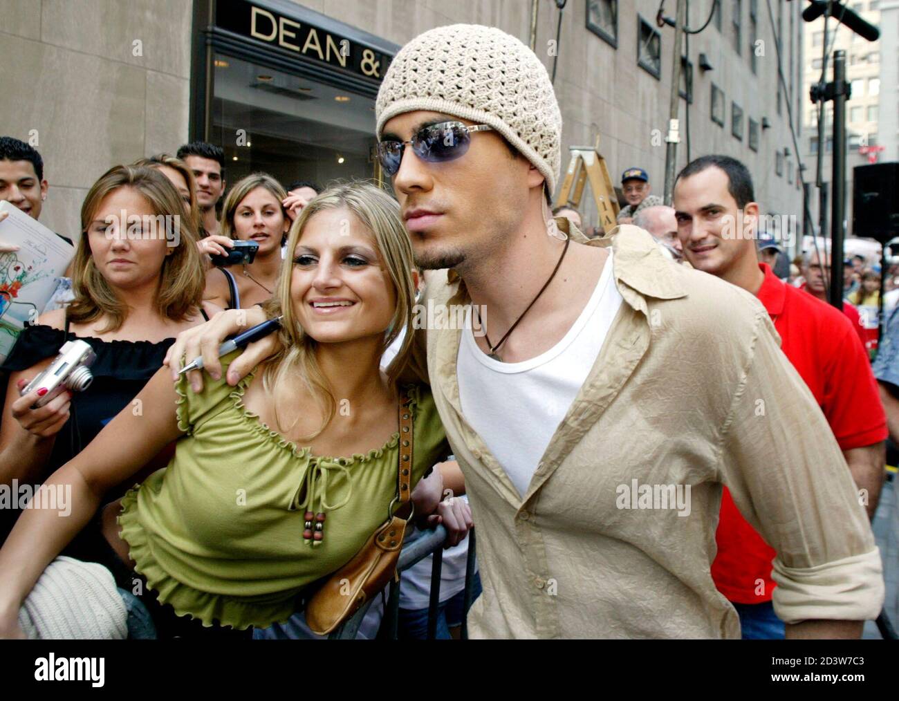 Enrique Iglesias R High Resolution Stock Photography and Images - Alamy