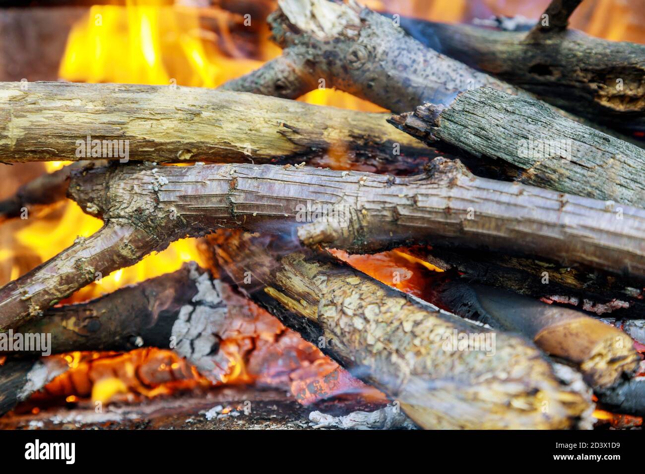 Burning firewood detail coal hi-res stock photography and images - Alamy