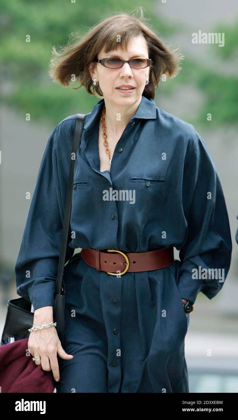 New York Times correspondent Judith Miller arrives at Federal Court in Washington June 29, 2005. The U.S. Supreme Court on June 27, 2005 rejected an appeal by Miller and Time magazine reporter Matthew Cooper who argued that they should not have to reveal their confidential sources to a grand jury investigating the leak by government officials of a covert CIA operative's name to the news media. REUTERS/Jason Reed  JIR/TC Stock Photo