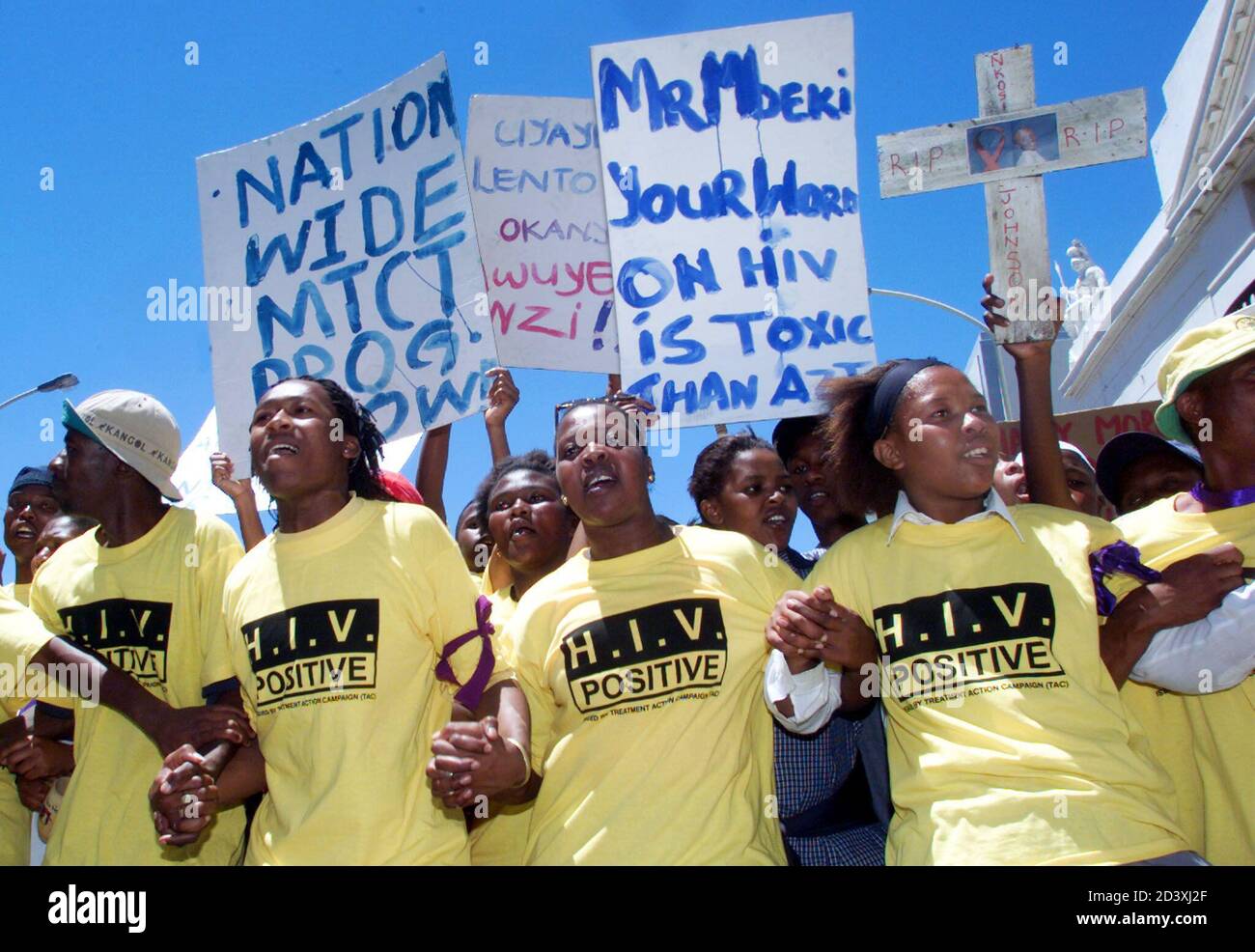 Aids Activists Demonstrate Outside South Africa S Parliament In Cape Town Demanding A National Programme To Prevent Mother To Child Transmission Of Hiv November 26 2001 The Protest Called In Support The Treatment Action Campaign Tac Who Are
