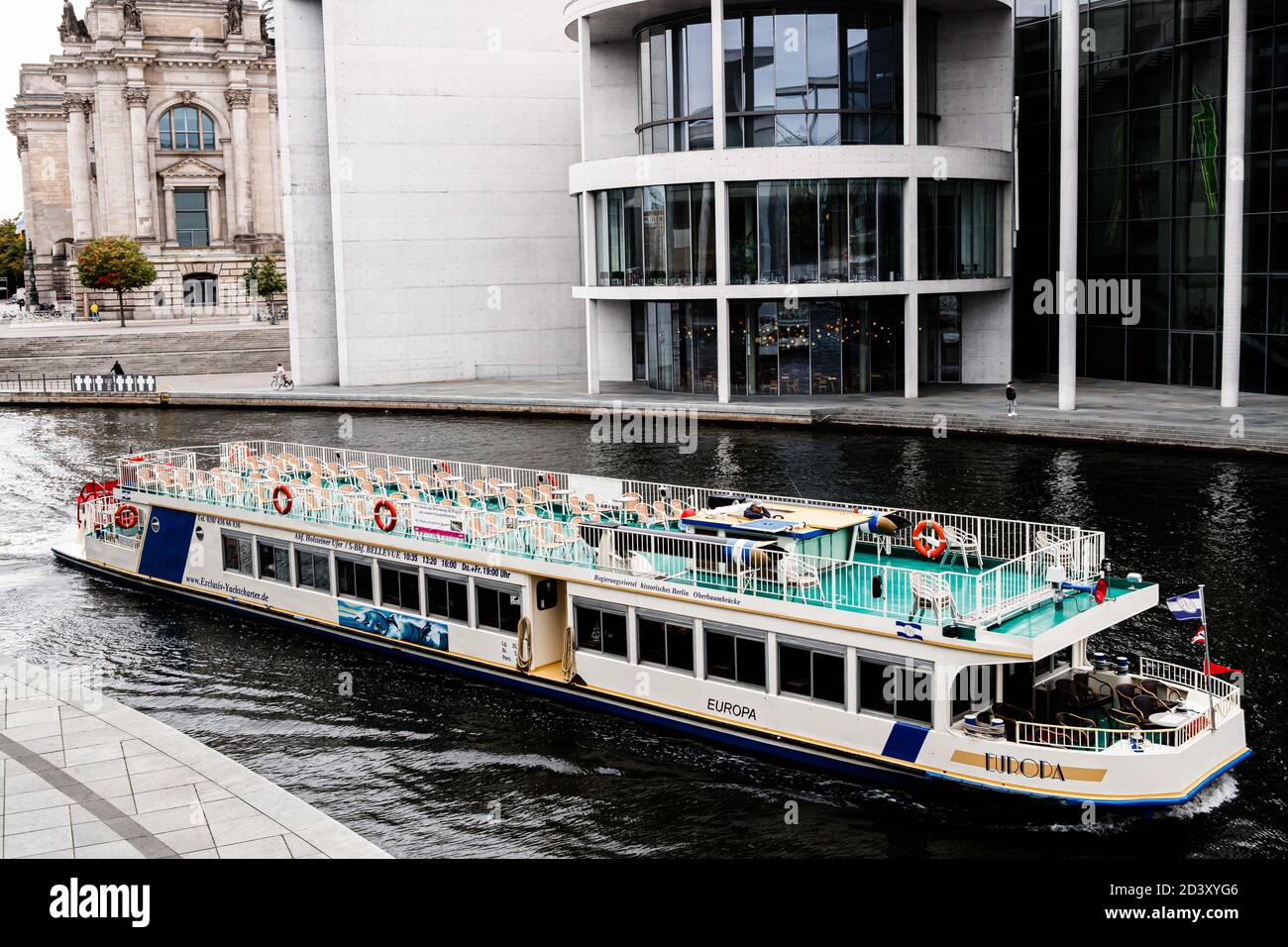 Berlin, Germany. 8th Oct, 2020. A vessel without tourists on the deck sails on the Spree River in Berlin, capital of Germany, on Oct. 8, 2020. New COVID-19 infections in Germany rose sharply and increased by 4,058 within one day to a total of 310,144, the Robert Koch Institute (RKI) said on Thursday. Credit: Binh Truong/Xinhua/Alamy Live News Stock Photo