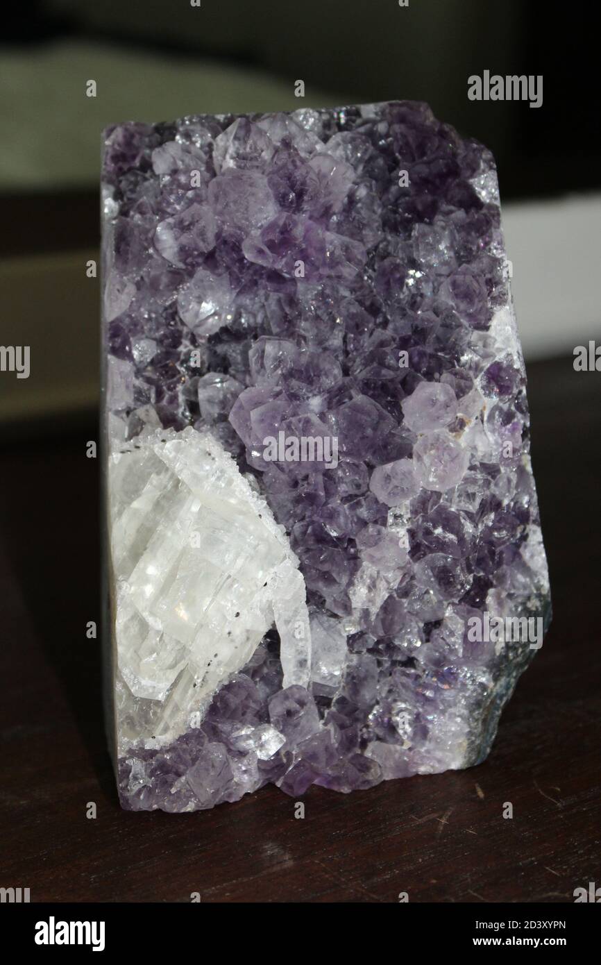 Large Amethyst Crystals Hi-res Stock Photography And Images - Alamy