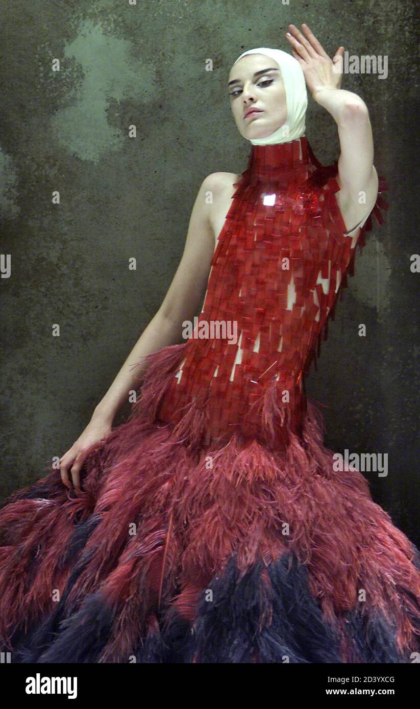 Supermodel Erin O'Connor displays a creation from controversial designer Alexander  McQueen on the fourth day of London Fashion Week September 26, 2000. London  is still the junior partner of the four major