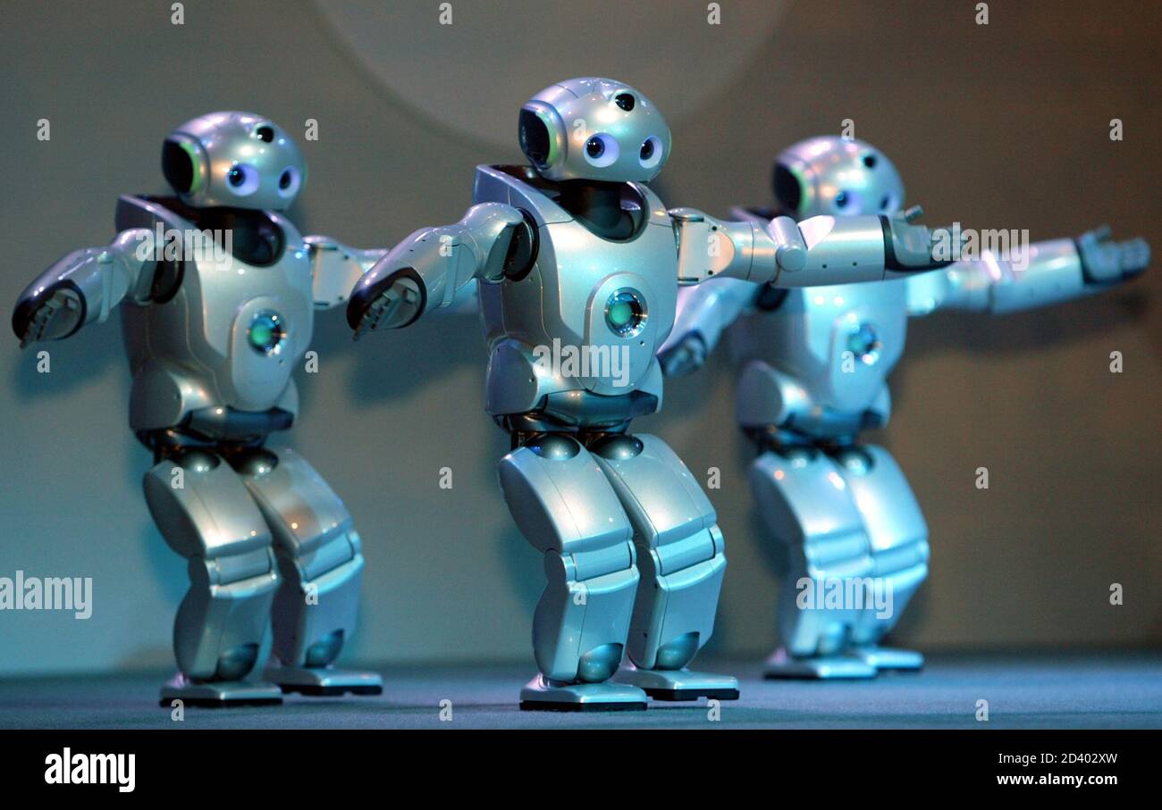 pumpe øre Søg Sony's newly-developed small biped entertainment robots SDR-4X II show  dancing ability at a press preview of Robodex 2003, a robot exposition, in  Yokohama, south of Tokyo April 2, 2003. The prototype robot,