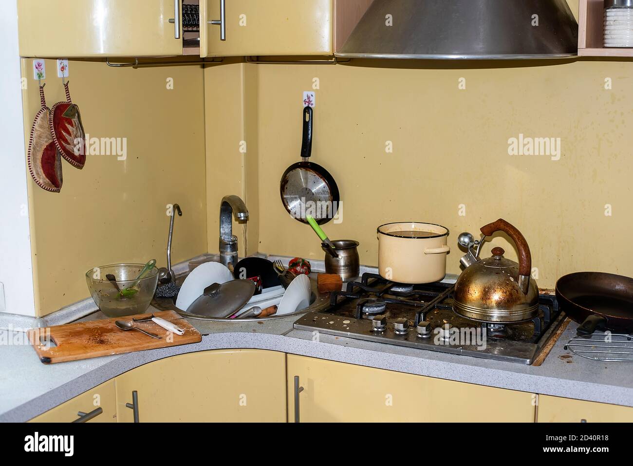 Unsanitary restaurant kitchen hi-res stock photography and images - Alamy