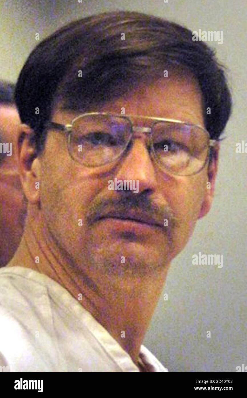 Gary Leon Ridgway R In A White Jail Uniform Appears In King County 
