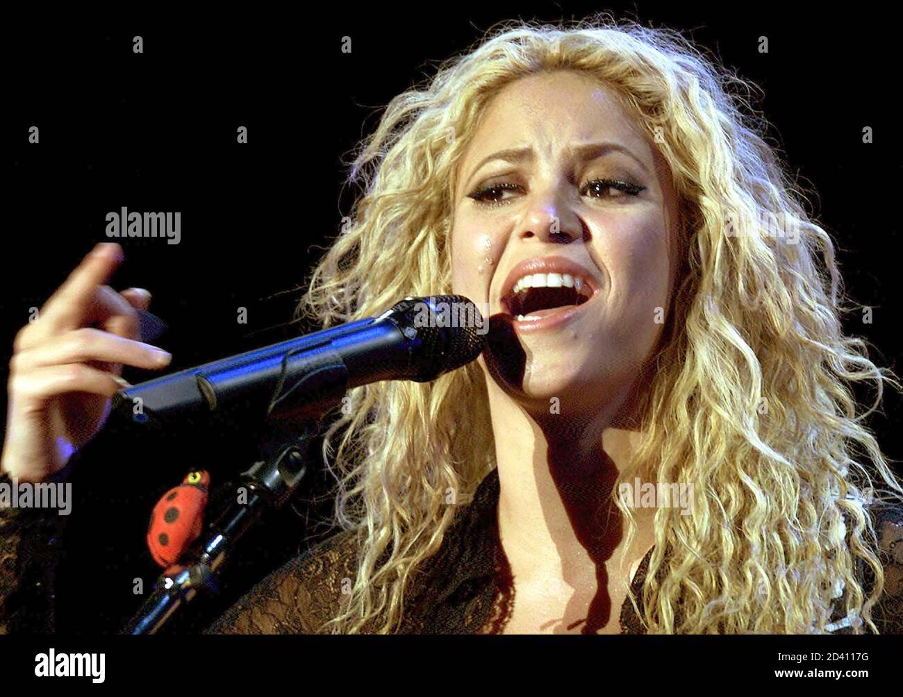 Shakira 2003 hi-res stock photography and images - Alamy