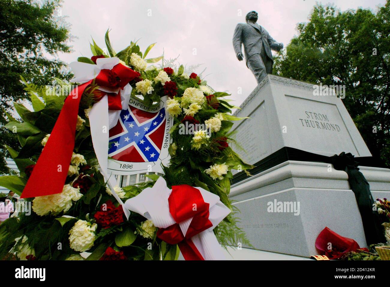 Statue of senator strom thurmond at south carolina state house hires
