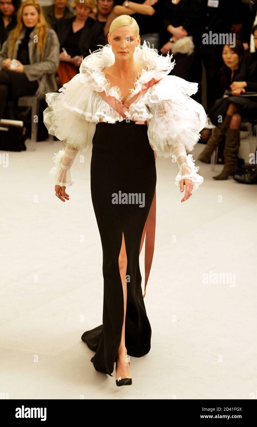 German top model Nadja Auermann presents this creation by German designer  Karl Lagerfeld for Chanel fashion house at the 2004 Spring/Summer Haute  Couture collections in Paris, January 20, 2004 Stock Photo - Alamy