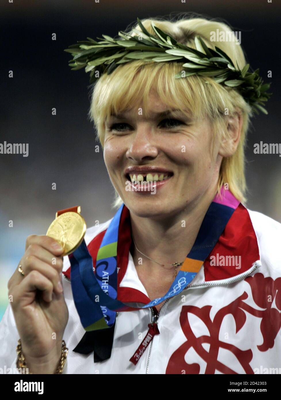 Women hammer throw olympic hires stock photography and images Alamy