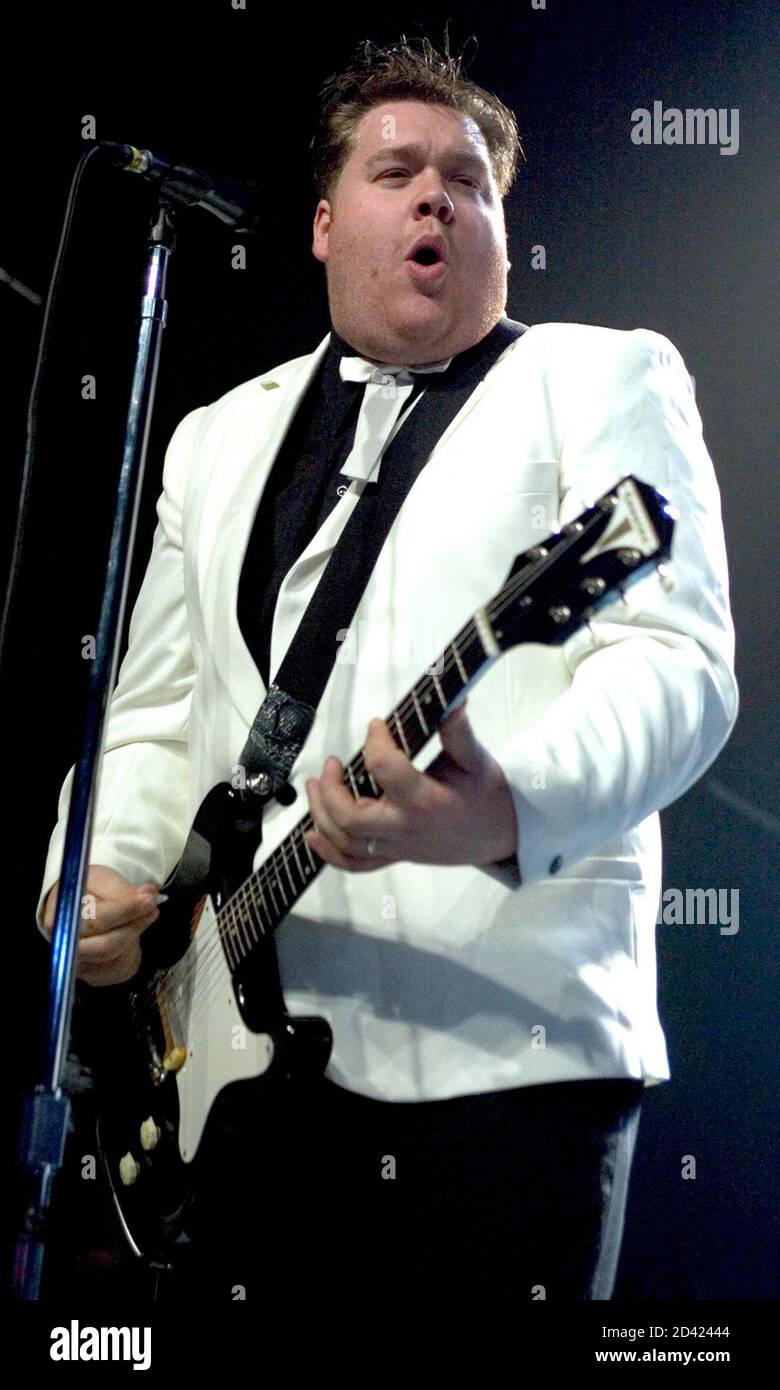 guitarist-vigilante-carlstroem-of-the-hi