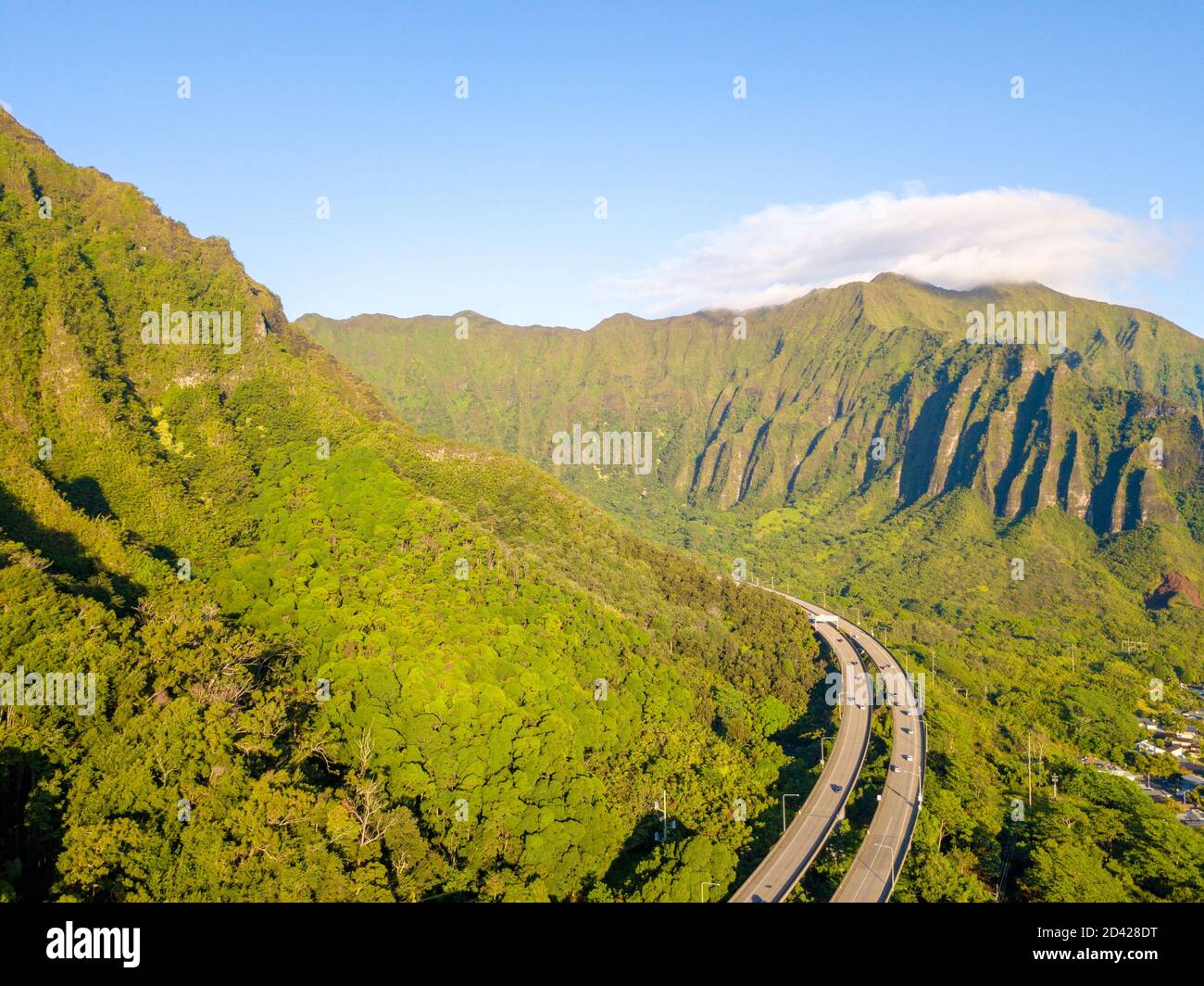 Beautiful shot of the green mountain landscape of the famous Haiku stairs in Kaneohe, Hawaii Stock Photo