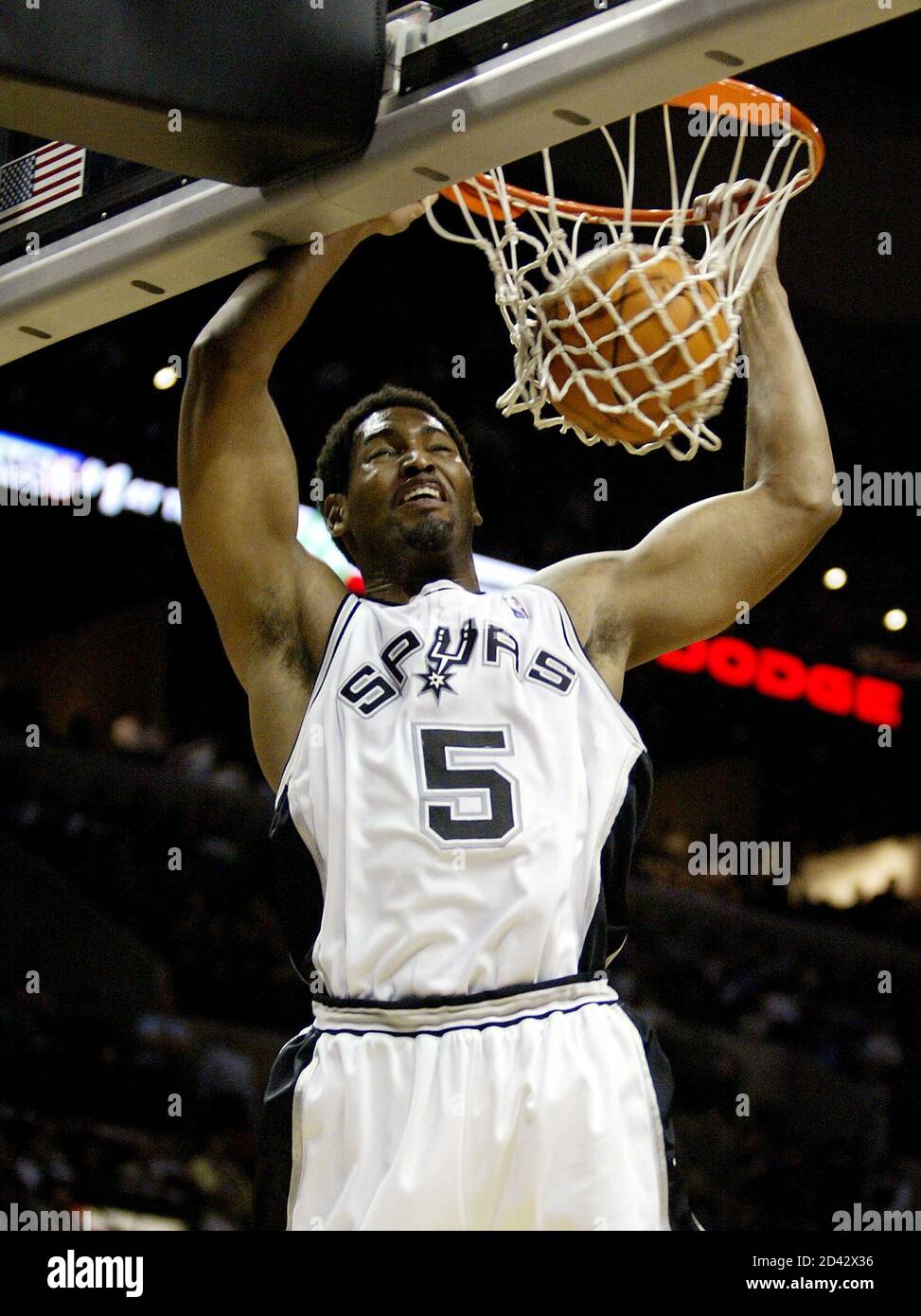 San Antonio Spurs Robert Horry Dunks The Ball During The First Quarter Of Their Nba Game Against The Los Angeles Lakers At The Sbc Center In San Antonio November 6 2003 Reuters Joe