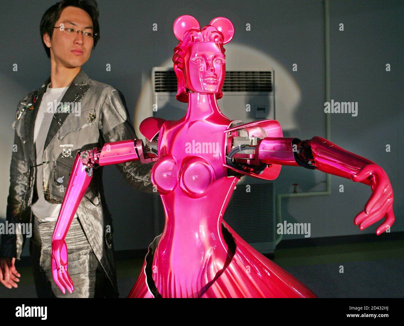 Robot dance move hires stock photography and images Alamy