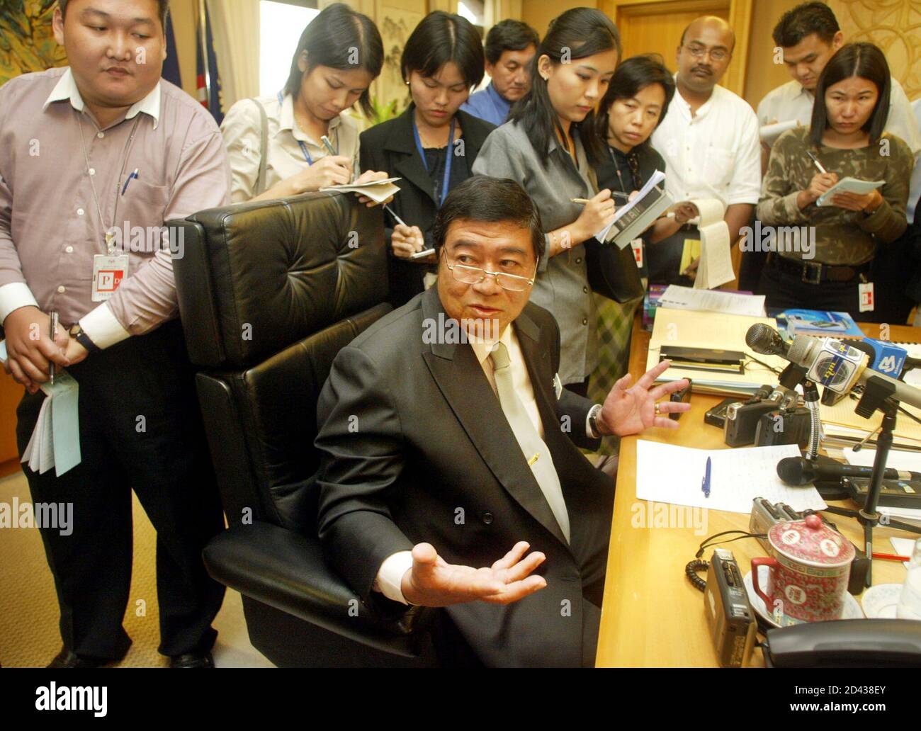 Ling Liong Sik President Of The Malaysian Chinese Association Speaks At A News Conference In Putrajaya 35 Km 22 Miles South Of Kuala Lumpur On January 8 2003 Ling The Leader Of