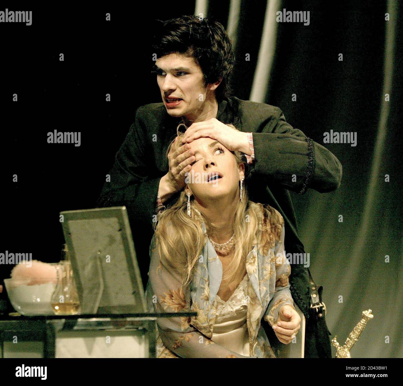 Imogen stubbs ben whishaw hi-res stock photography and images - Alamy