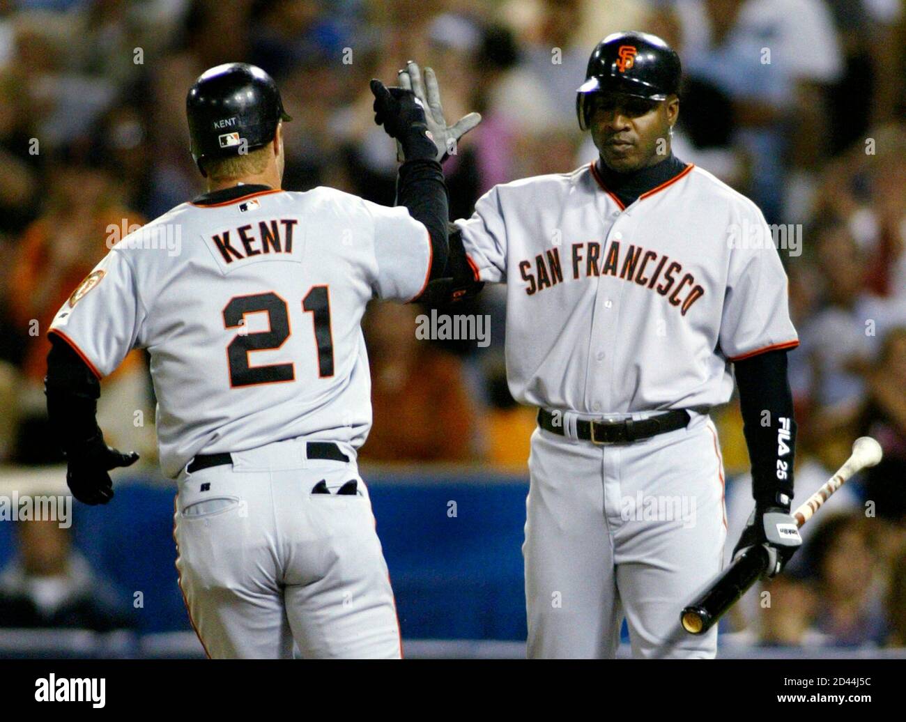 San Francisco Giants Jeff Kent L Is Congratulated By Teammate Barry Bonds After Kent Hit A Solo Home Run In The First Inning Against The Los Angeles Dodgers September 16 02 In San Francisco Giants Jeff Kent L Is Congratulated By Teammate Barry Bonds After Kent Hit A Solo Home Run In The First Inning Against The Los Angeles Dodgers September 16 02 In