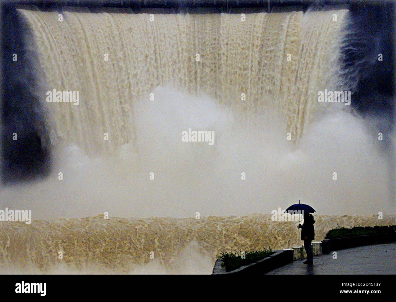 rockstud leather pumps