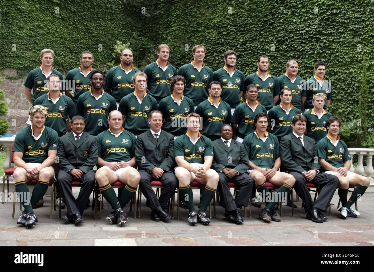 South Africa's rugby team Springboks pose in the garden of the hotel where  they are staying in Buenos Aires, December 3, 2004. The Springboks faces Argentina's  Los Pumas in a test match