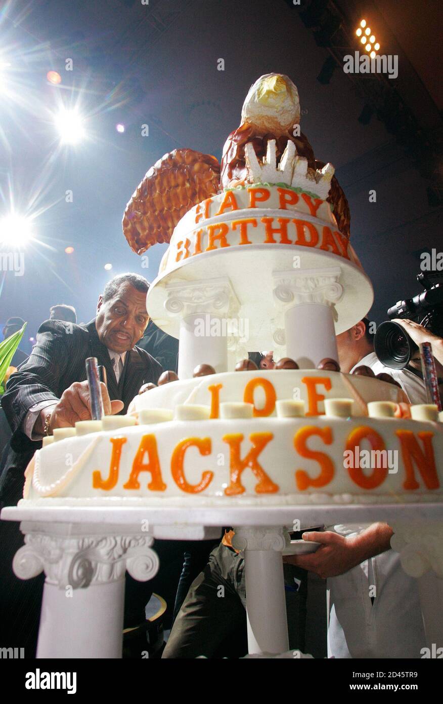 Berlin Germany Birthday Cake High Resolution Stock Photography And Images Alamy