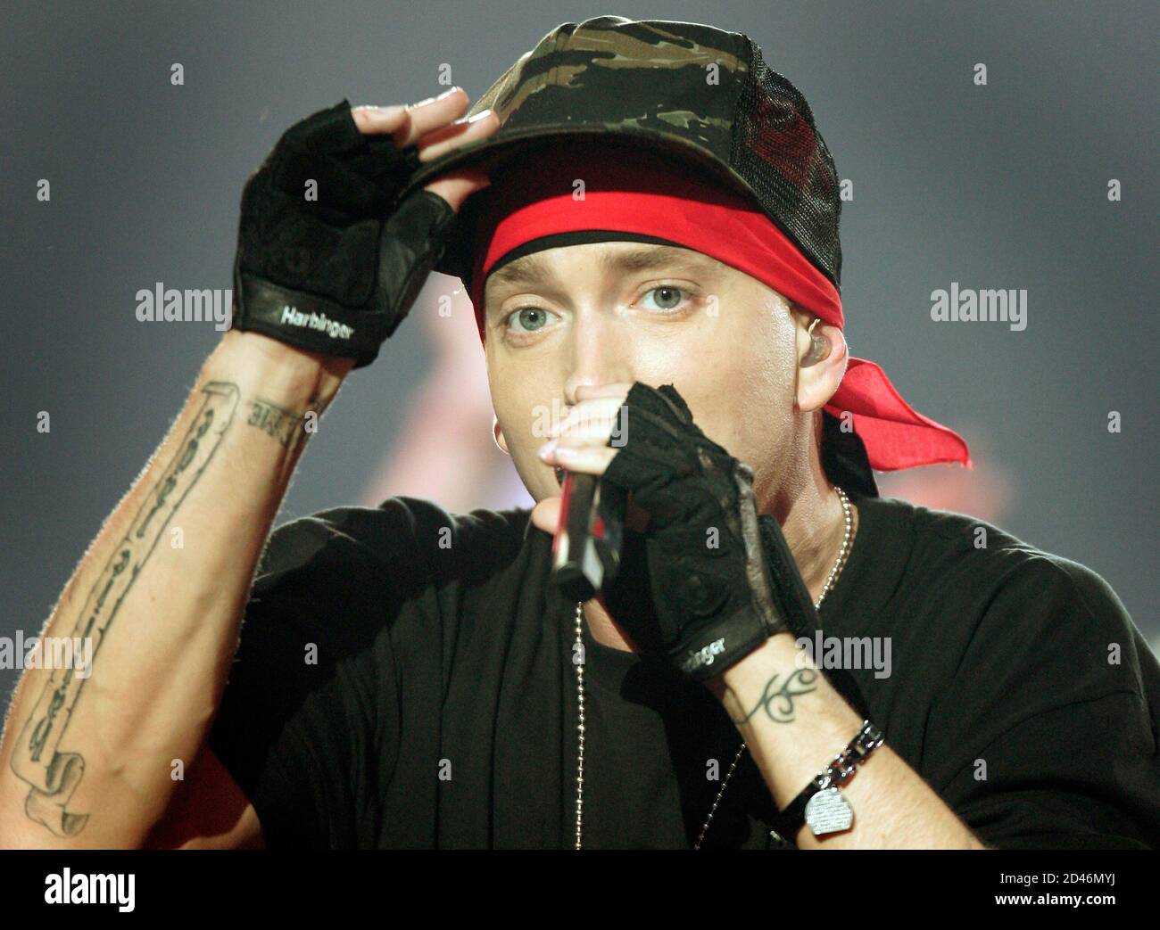 U.S. singer Eminem performs during the MTV Europe Music Awards 2004  ceremony at the Tor Di Valle in Rome, November 18, 2004. REUTERS/Alessia  Pierdomenico DJM/DL Stock Photo - Alamy