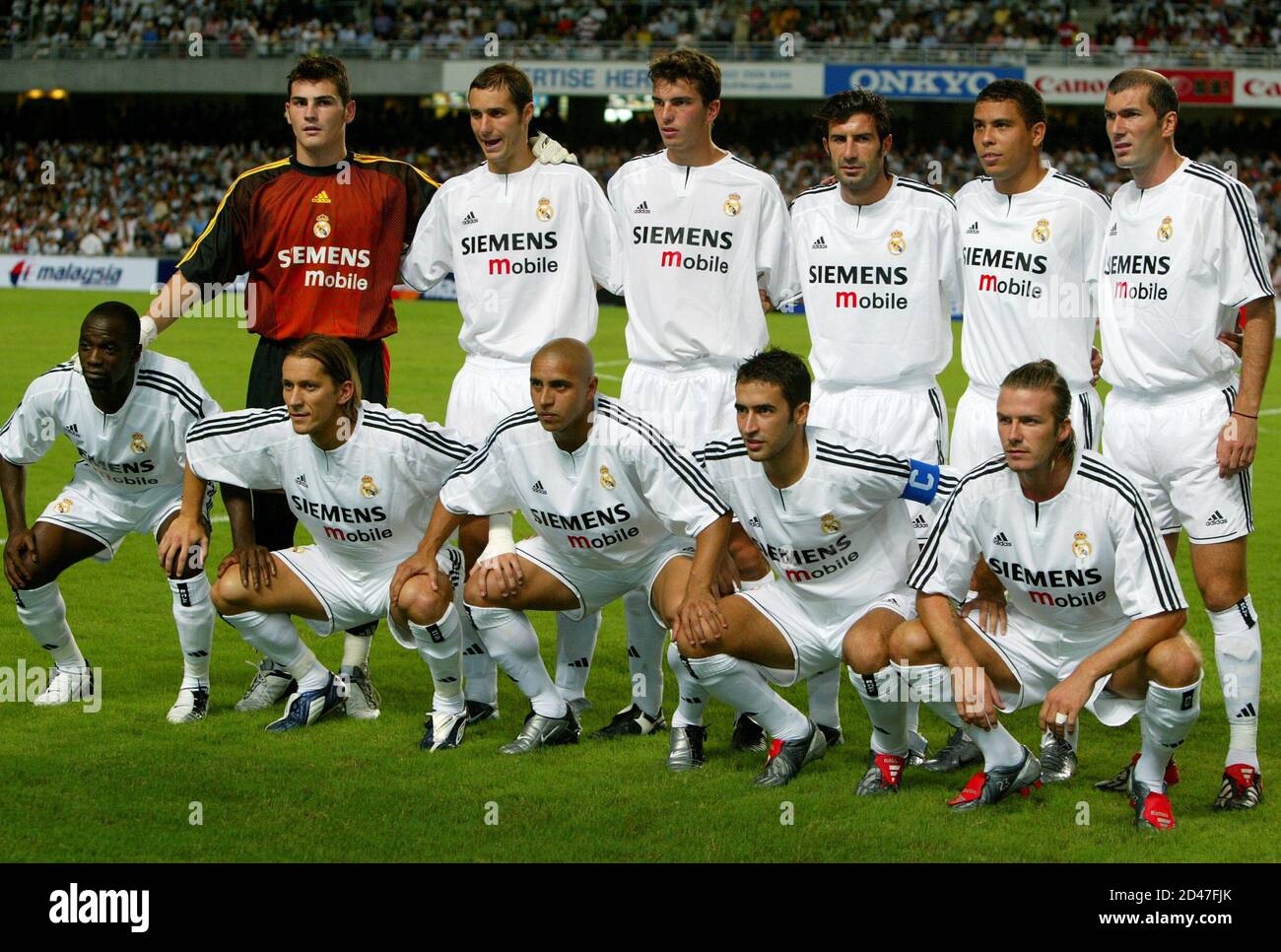 2003 год словами. Реал Мадрид Галактикос состав 2004. Состав Галактикос Реал Мадрид 2005. Состав Реал Мадрид 2004. Зидан Реал Мадрид 2004.