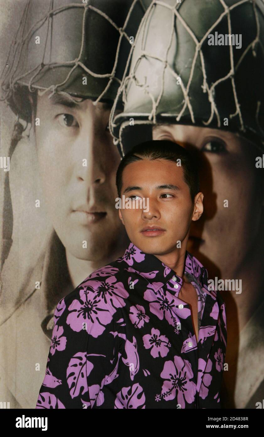South Korea actor Won Bin attends a news conference to promote the movie  "Taegukgi" in Hong Kong July 14, 2004. The blockbuster, about the  criss-crossing fates of brothers forced to fight in