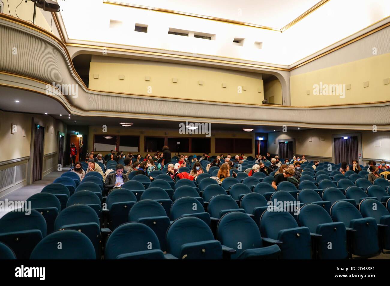 Berlin, Germany. 08th Oct, 2020. Interior view into the hall at the opening of the 10th Kurdish Film Festival in the Babylon cinema. Credit: Gerald Matzka/dpa-Zentralbild/ZB/dpa/Alamy Live News Stock Photo