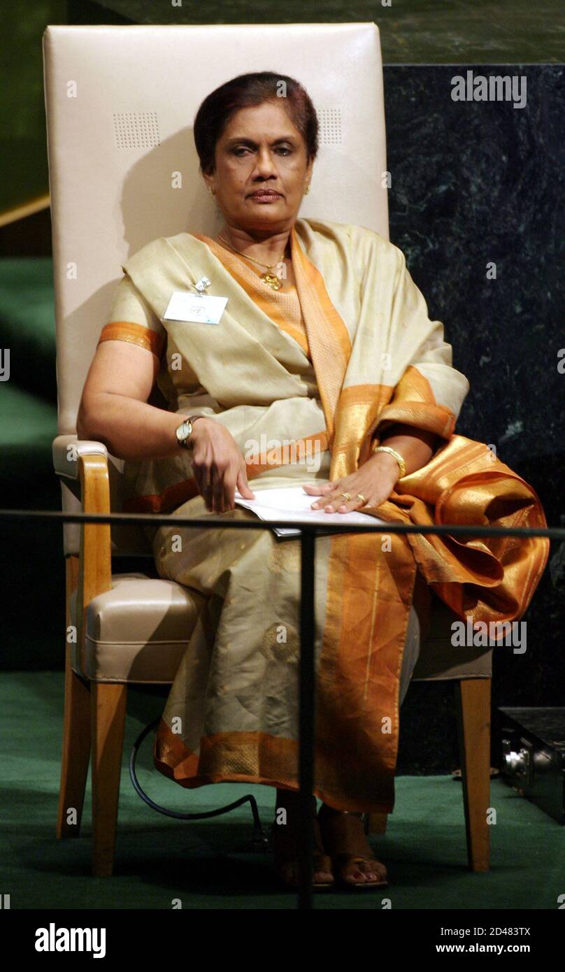 Kumaratunga chandrika hires stock photography and images Alamy