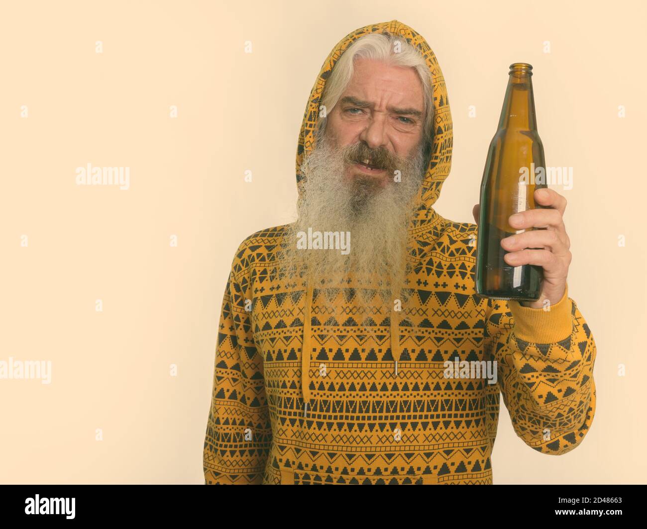 Drunk old man hi-res stock photography and images - Alamy