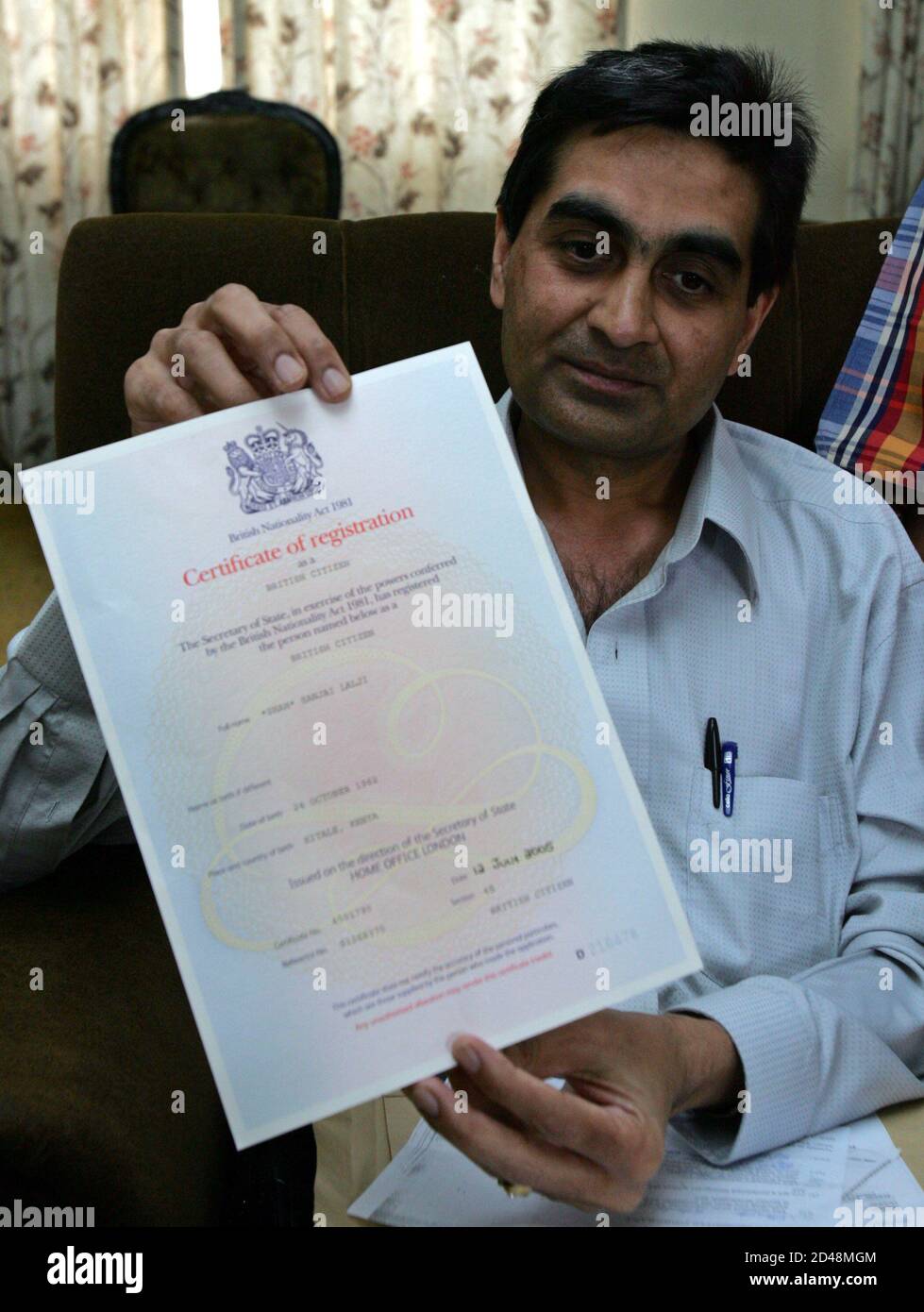 Uk citizenship certificate hires stock photography and images Alamy