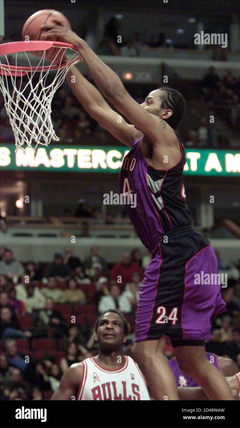 Charles oakley raptors hi-res stock photography and images - Alamy
