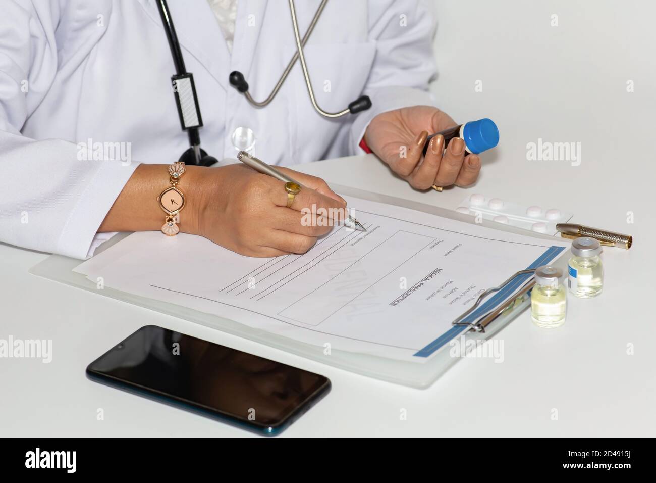 Indian lady doctor hi-res stock photography and images - Alamy