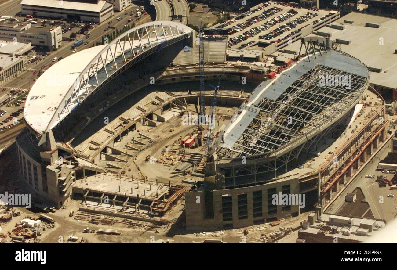 Retractable roof stadiums hires stock photography and images Alamy