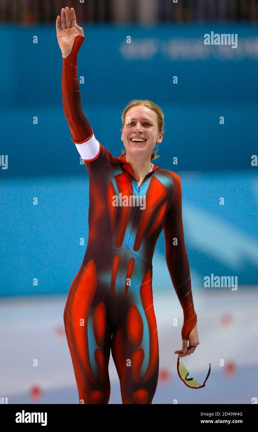 Kristina Groves of Canada acknowledges the crowd after her race at the  women's 3000m speed skating