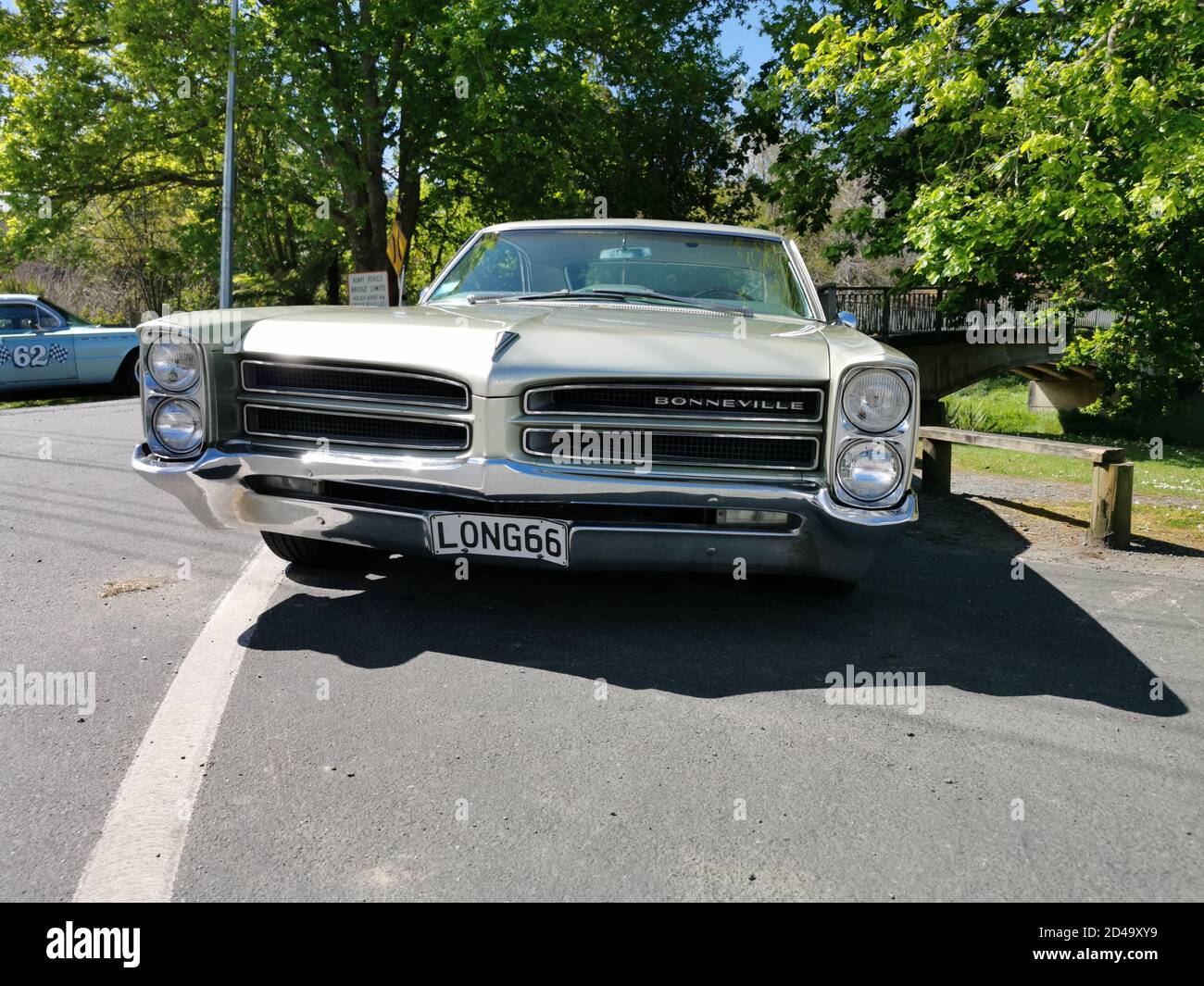 Pontiac bonneville 1966 hi-res stock photography and images