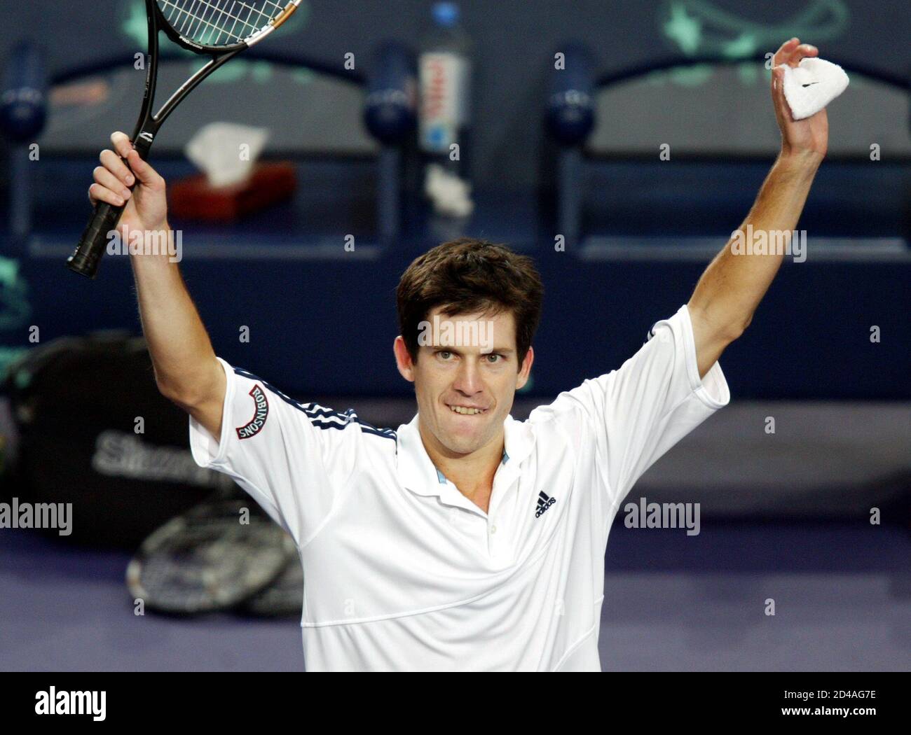 Tim Henman of Britain celebrates his victory over Andrei Pavel of Romania  in final of the Paris Masters ATP tennis tournament at Bercy stadium,  November 2, 2003. Henman won 6-2 7-6 7-6.