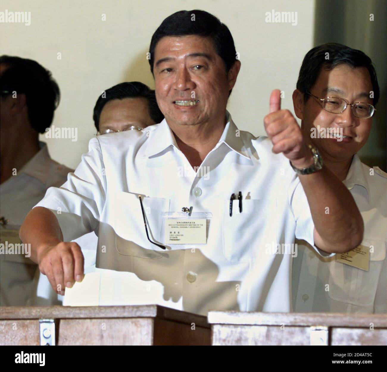 Malaysian Chinese Association Mca President Ling Liong Sik Casts His Ballot During The Party S Extraordinary General Meeting In Kuala Lumpur June 24 2001 The Leader Of The Main Chinese Party In Prime
