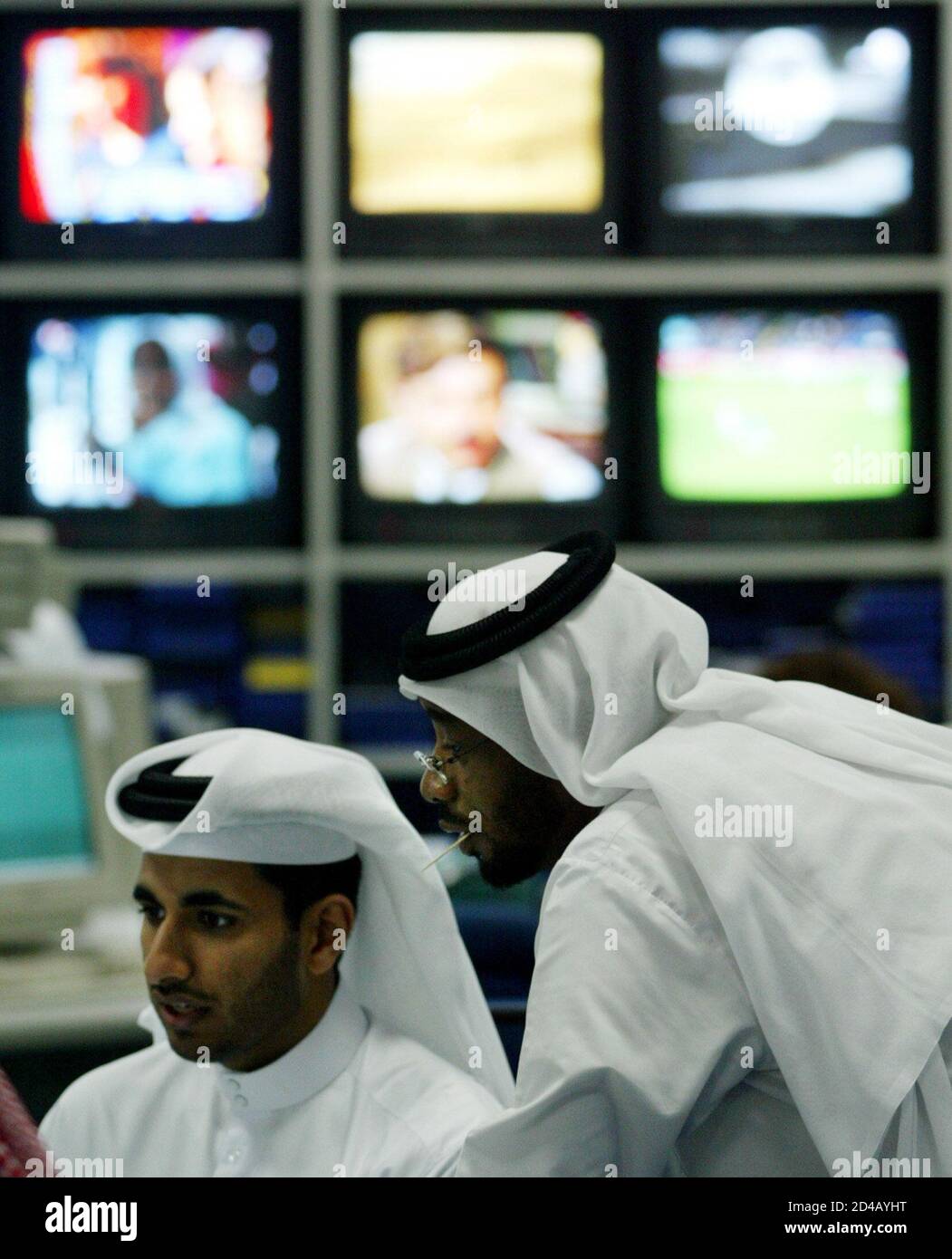 Computer in newsroom hires stock photography and images Alamy