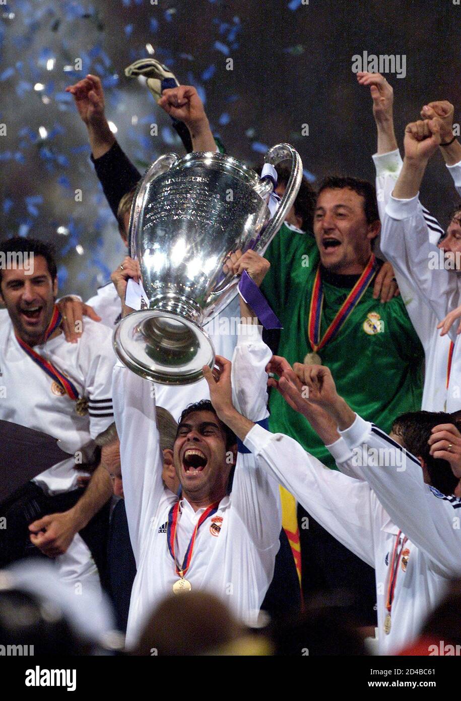 Real Madrid's captain Fernando Hierro lifts the European Cup after winning  the Champions League final at Hampden Park in Glasgow, May 15, 2002. [Real  Madrid beat Bayer Leverkusen 2-1.] Stock Photo - Alamy