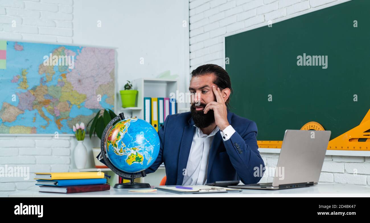 Prepare For Exam College Lecturer On Geography Lesson Back To School prepare-for-exam-college-lecturer-on-geography-lesson-back-to-school
