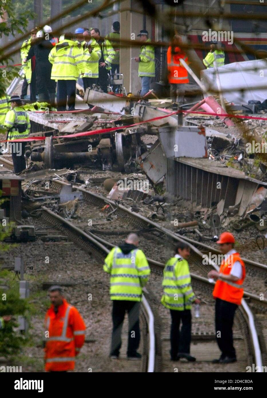 Disaster rescue people hires stock photography and images Alamy