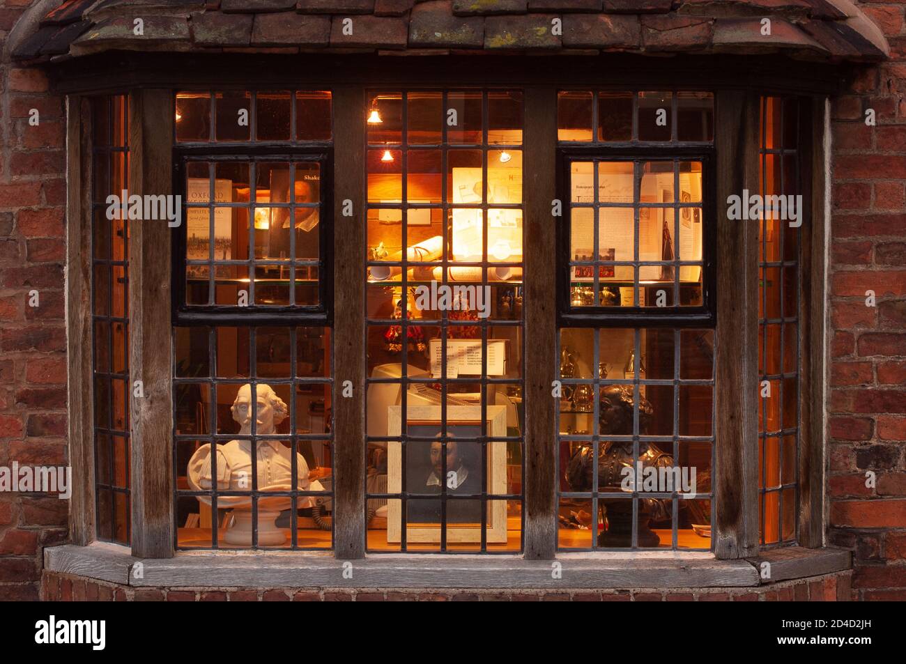 A window with items relating to William Shakespeare in Stratford on Avon Stock Photo