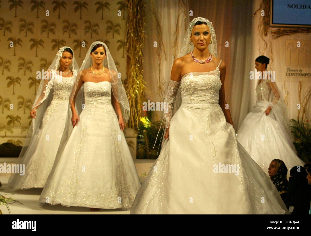 Featured image of post Wedding Dress Shops In Deira Dubai / Corner shop in prime area, brand new building.
