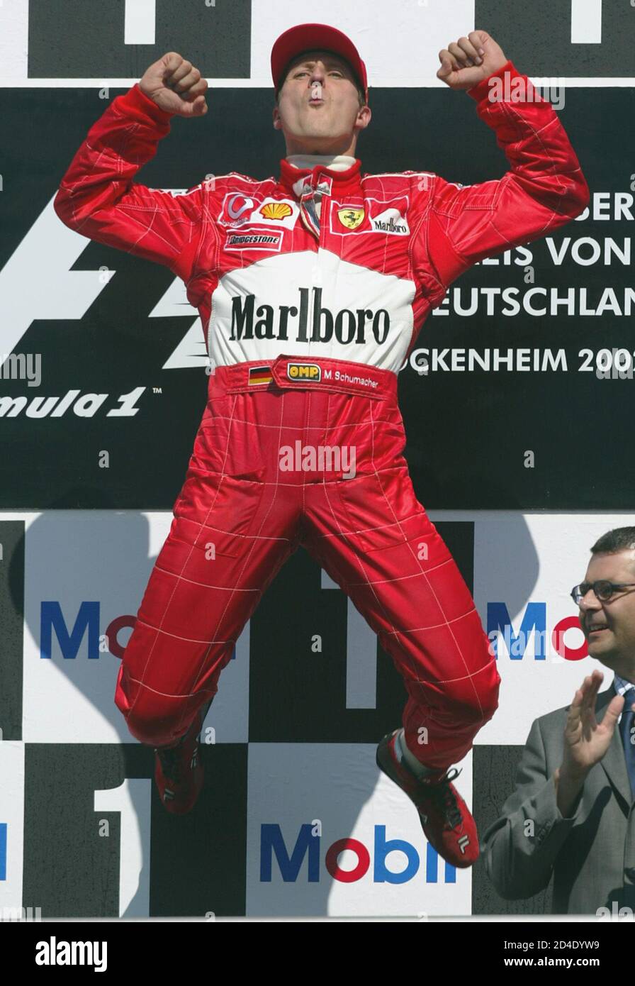 Michael schumacher in ferrari 2002 hi-res stock photography and images