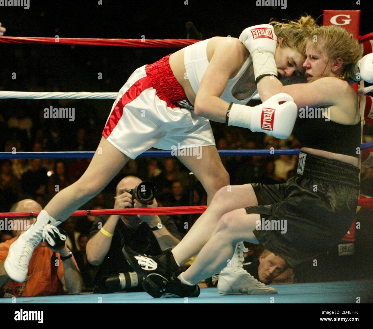 Get Tonya Harding Celebrity Boxing Pictures